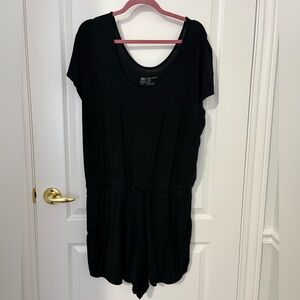 Albion Black soft/cozy Romper size XXL